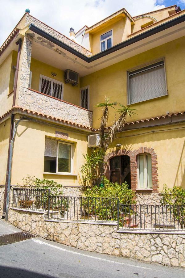 Nonna Peppina Central Apartments Taormina Kültér fotó